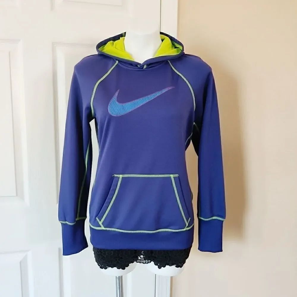 Nike Therma-Fit embroidered logo hoodie sz M